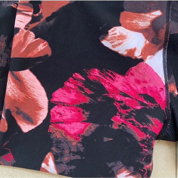 Bundle of 2 Calvin Klein Capri Crop Leggings Medium - Picture 12 of 14